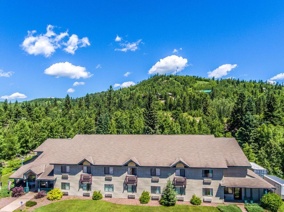 Mountain Inn At Lutsen Exterior photo